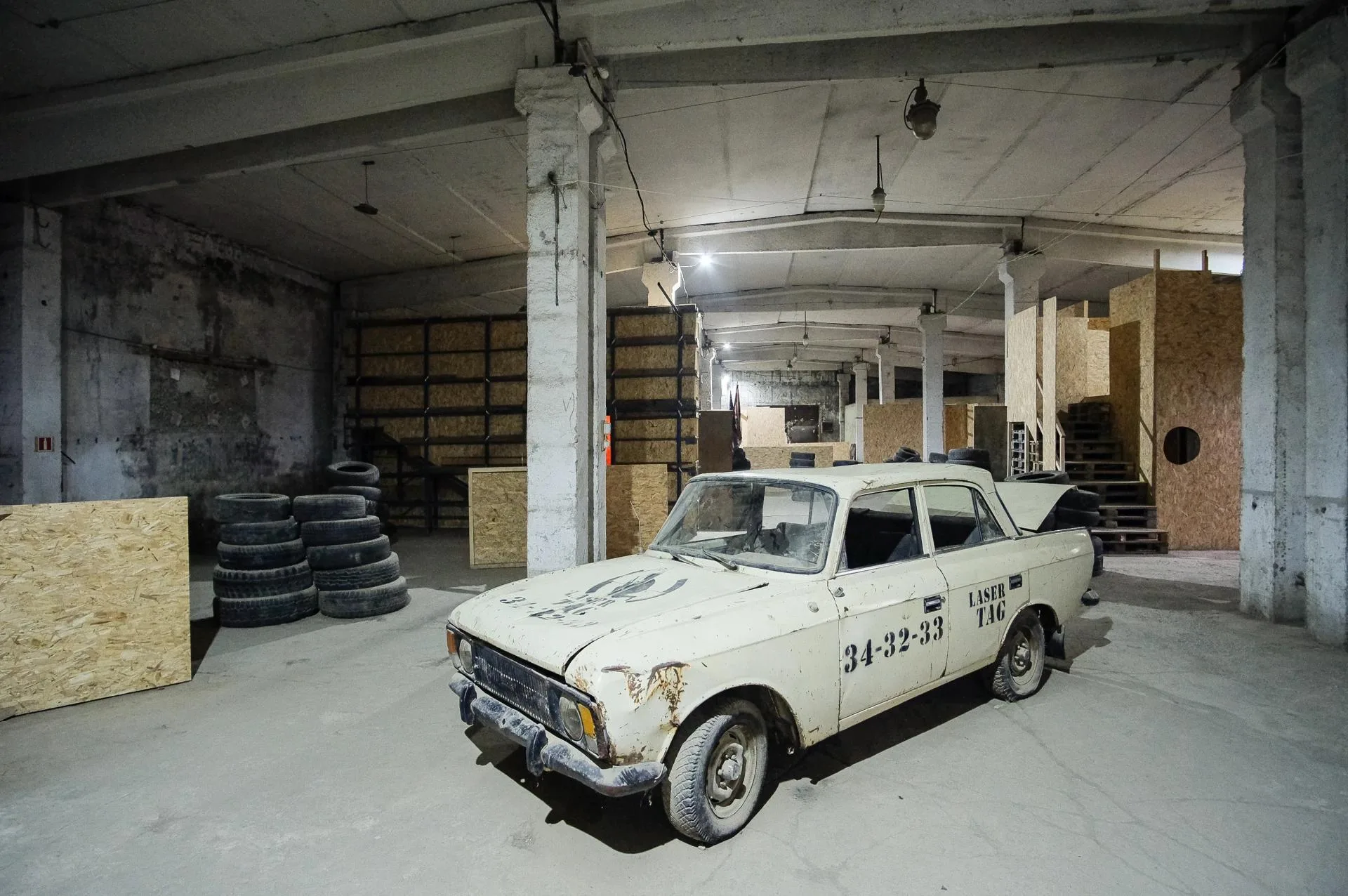 Автомобиль-укрытие на площадке